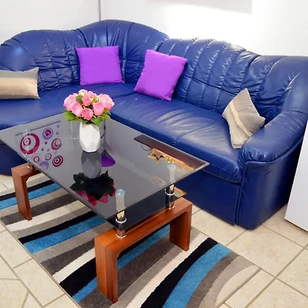 Apartmanhaz شقة *