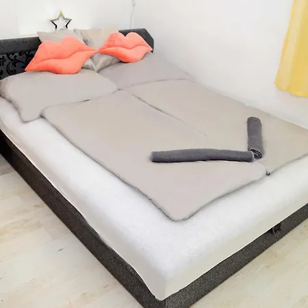Apartmanhaz شقة *