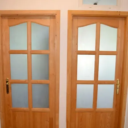 Apartmanhaz *