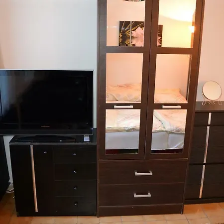Apartmanhaz شقة *