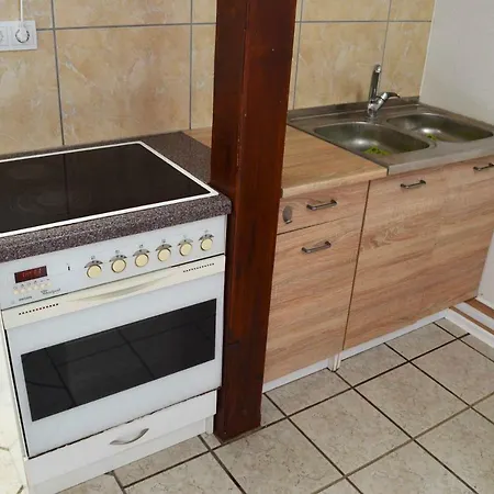 Apartmanhaz شقة