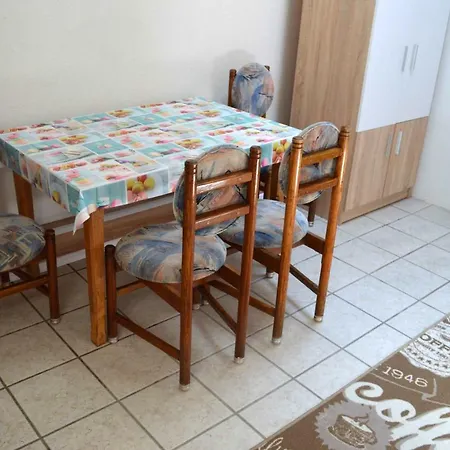 Apartmanhaz شقة
